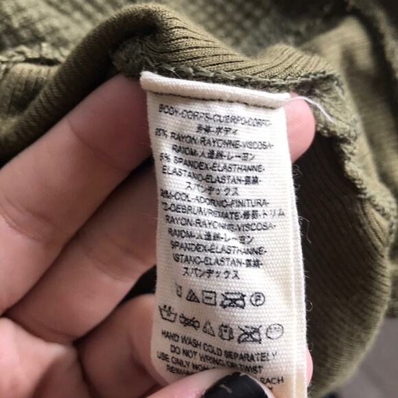 Free People army green thumb hole thermal - Picture 8 of 8